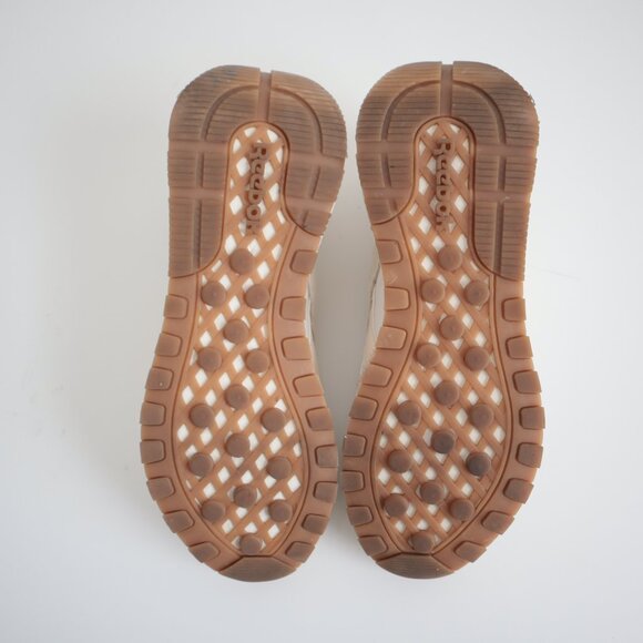 Reebok Classic Suede Leather Sneaker | 7.5 - Picture 7 of 8